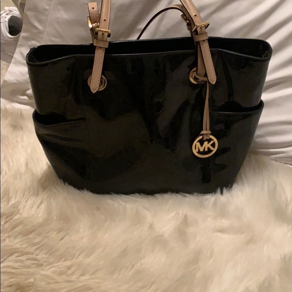 Like new MICHAEL Kors purse